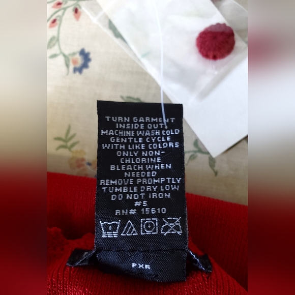 Pretty red NWT sweater sz small - Picture 4 of 7